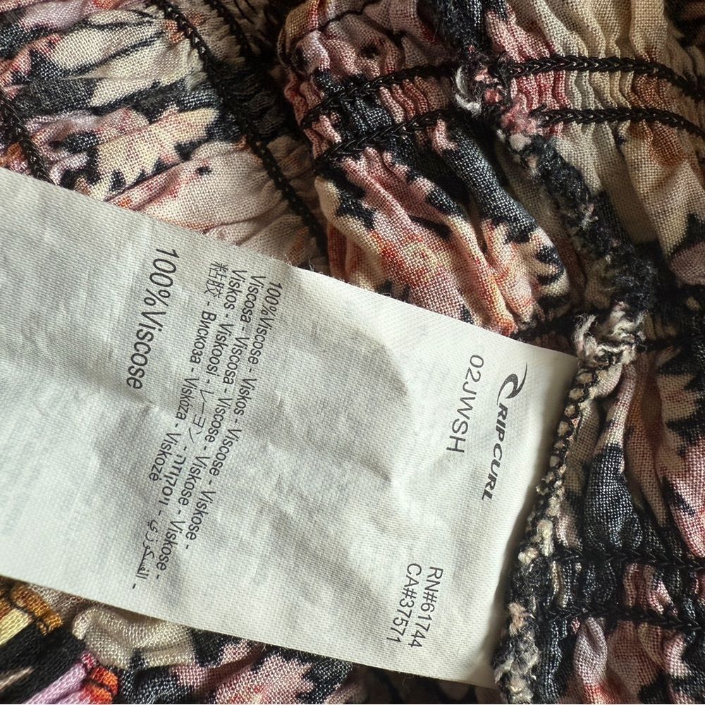 Rip Curl Off Shoulder Crop Top Smocked Black Floral Medium - Picture 5 of 8